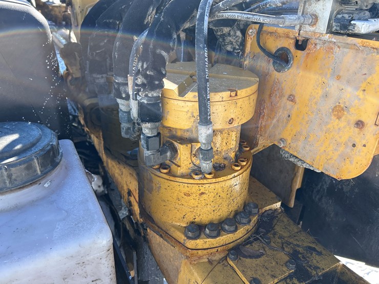 massey-ferguson-8-image-33