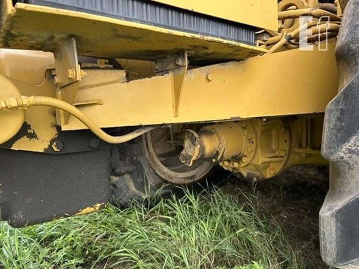 caterpillar-613-image-26