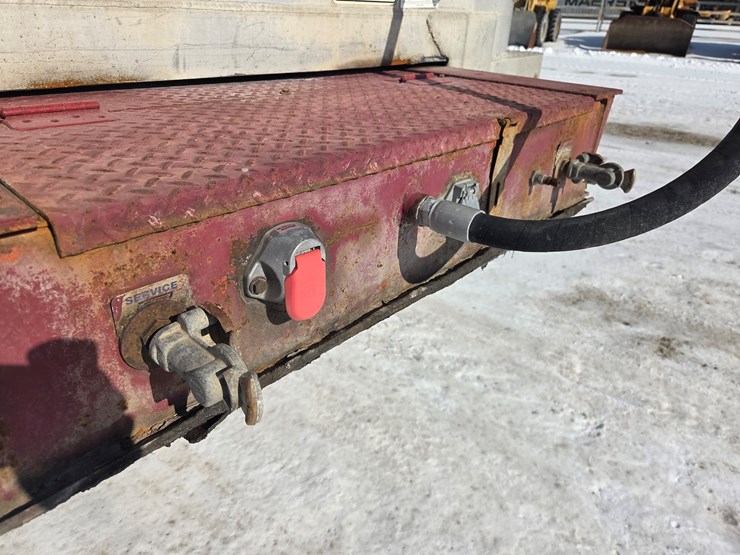 1998-massey-ferguson-8-image-9