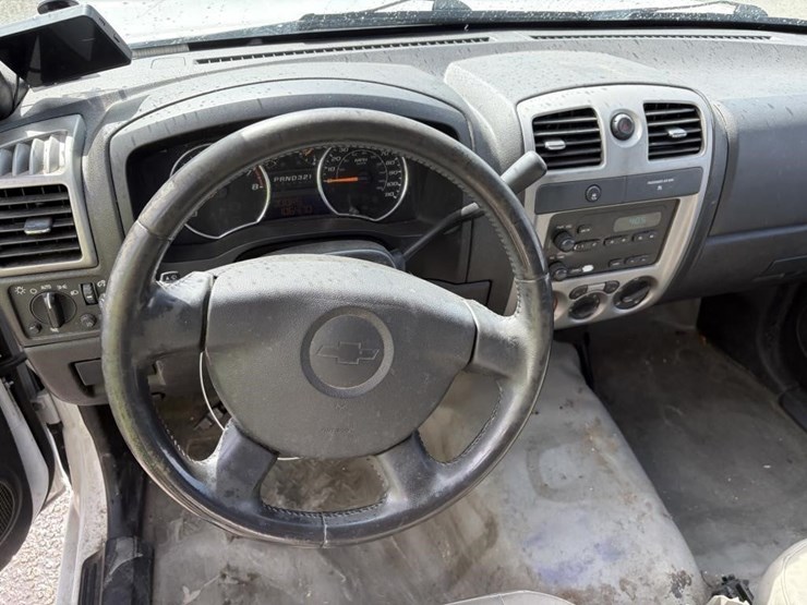 2011-chevrolet-colorado-image-11