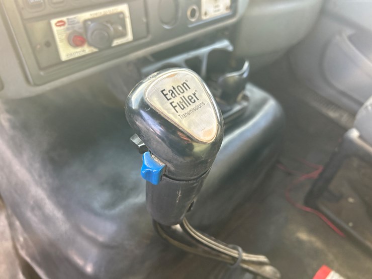 2005-international-7600-image-62