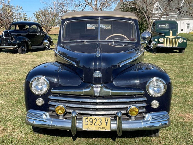 1948-ford-super-deluxe-convertible-image-9