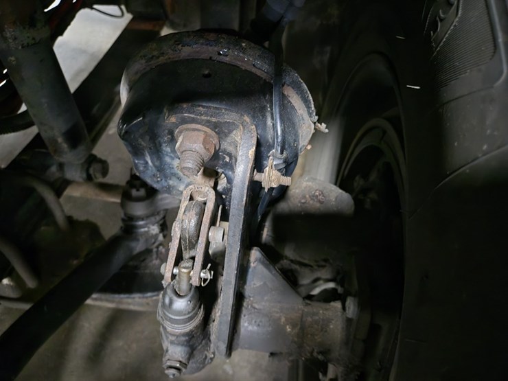 #2295-•-2016-freightliner-cascadia-day-cab-truck-tractor-image-47