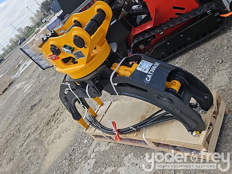 2025-caterpillar-305-image-6