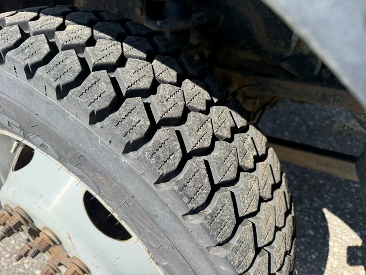 #1062-•-2015-ram-5500-heavy-duty-service-truck-image-37