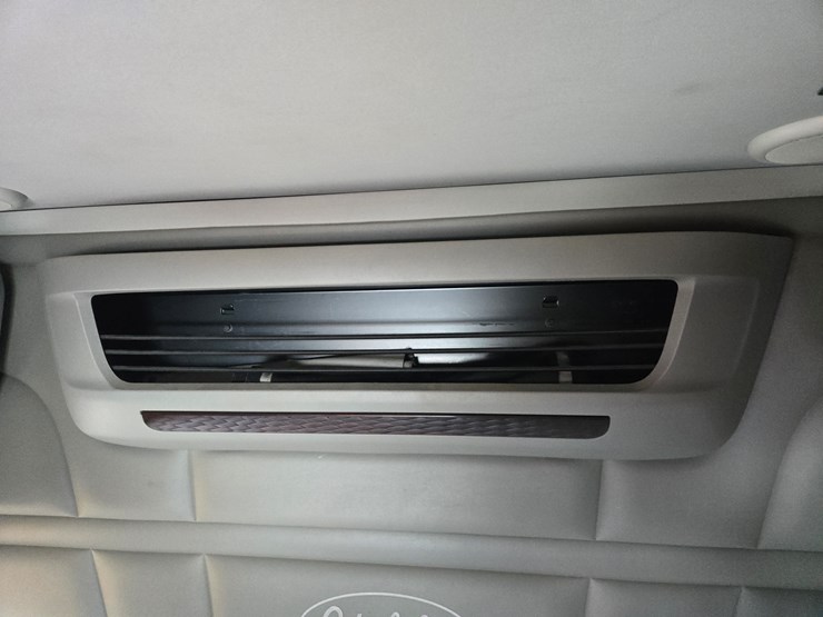 peterbilt-579-image-91