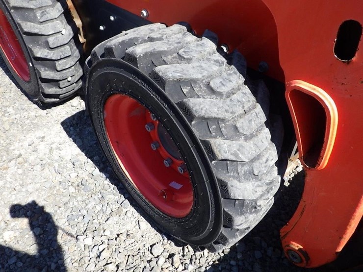 kubota-ssv65-image-19