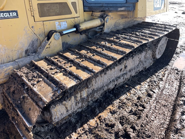 2011-caterpillar-d6k-image-12