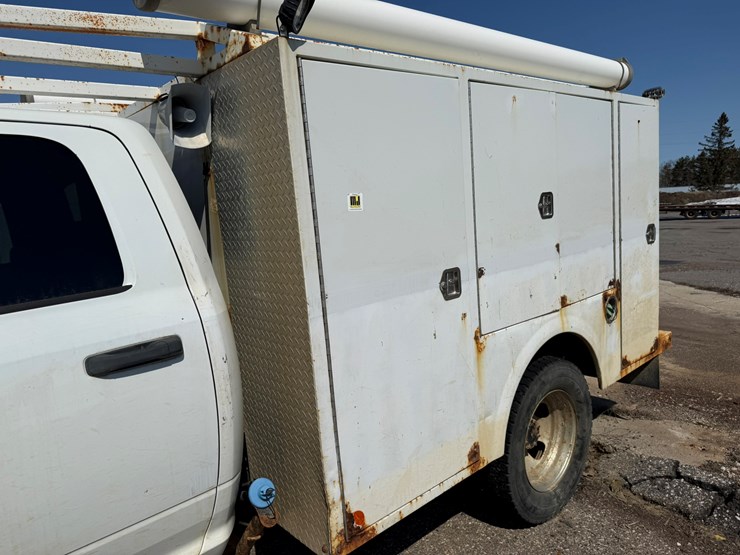 #1065-•-2013-ram-5500-heavy-duty-service-truck-image-11