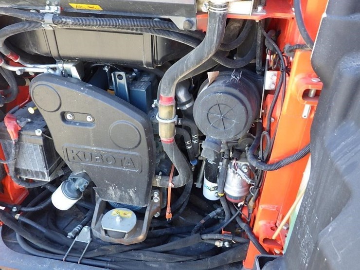 kubota-ssv65-image-9