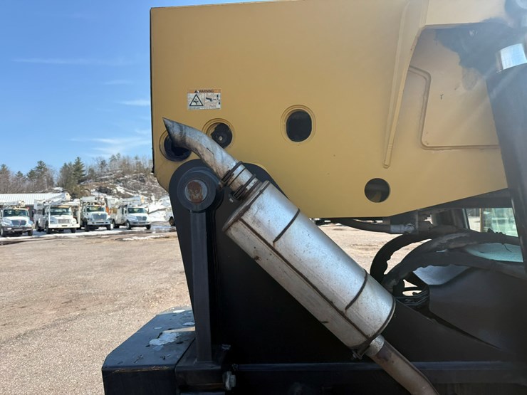 2007-caterpillar-tl1055-image-19