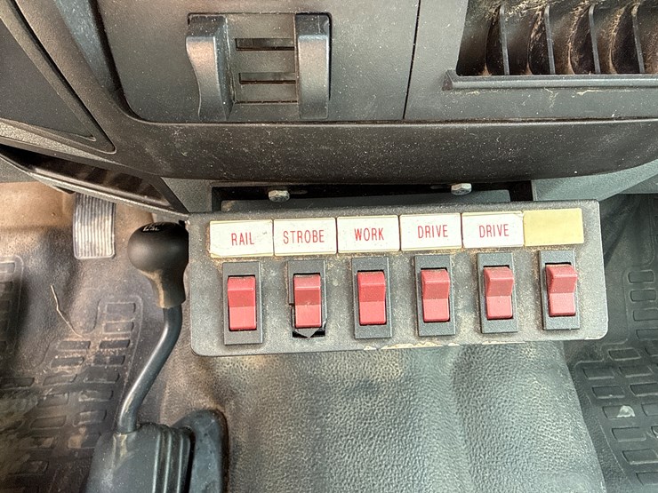 2011-ford-f350-image-40