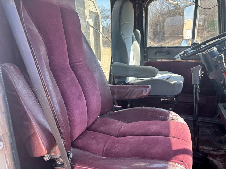 1994-international-9400-image-37