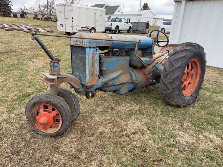 fordson-all-around-england-tractor-image-1