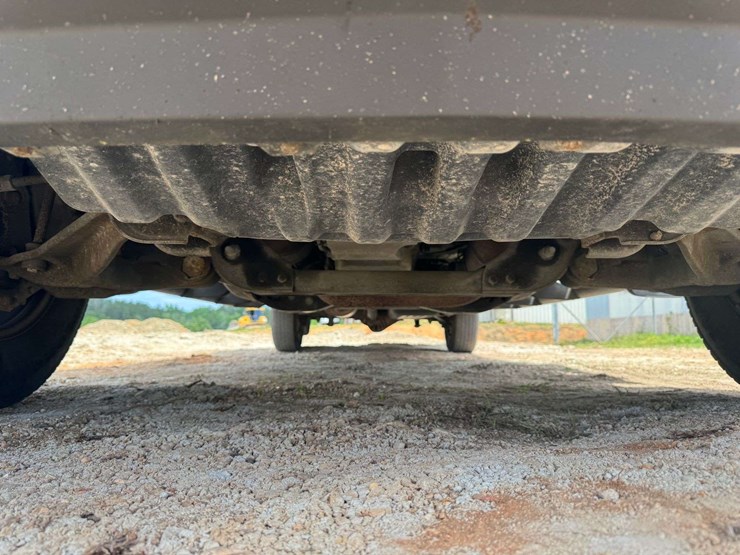 2017-chevrolet-silverado-2500-image-25