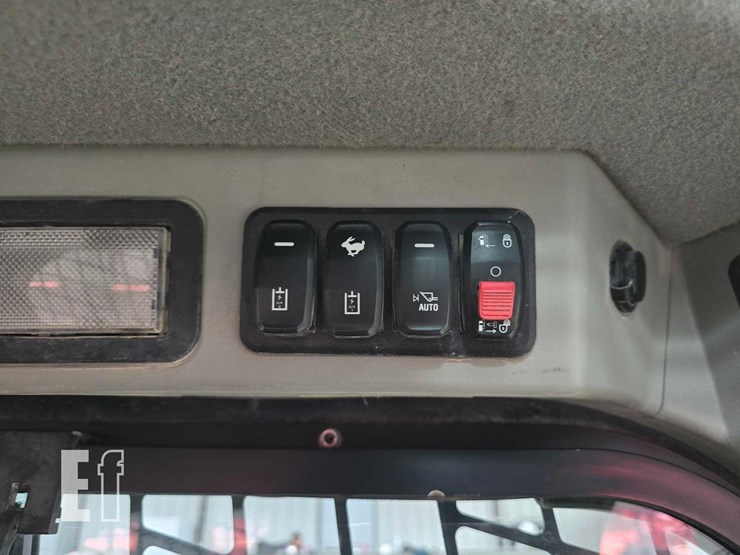 2022-caterpillar-289d3-image-23