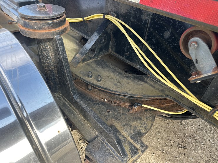 2010-massey-ferguson-8-image-54