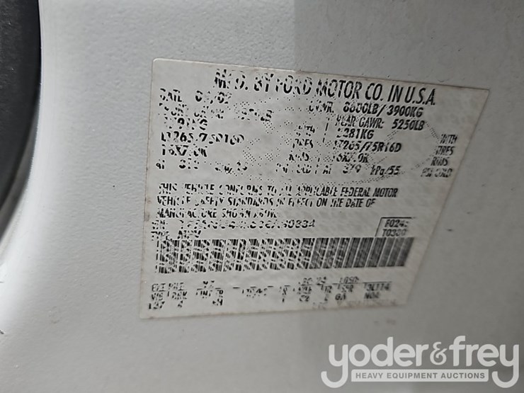 2004-ford-excursion-image-33