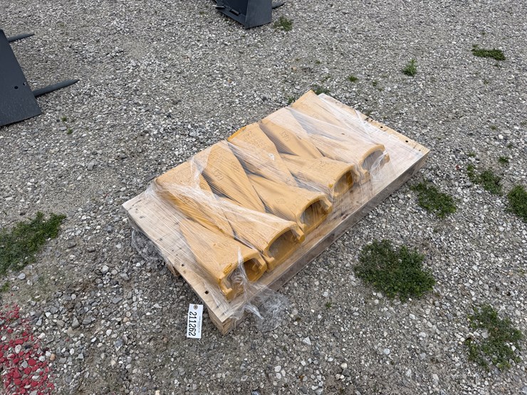 caterpillar-10-image-1