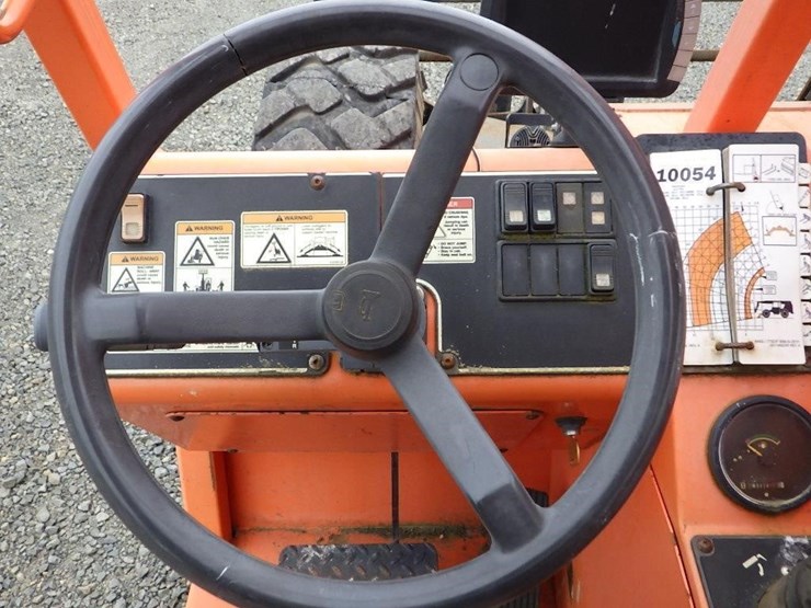 2011-jlg-10054-telescopic-reach-lift-image-33