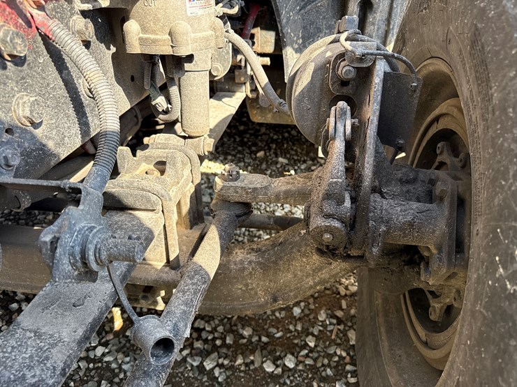 #2199-•-2020-international-a26-sleeper-cab-truck-tractor-image-46