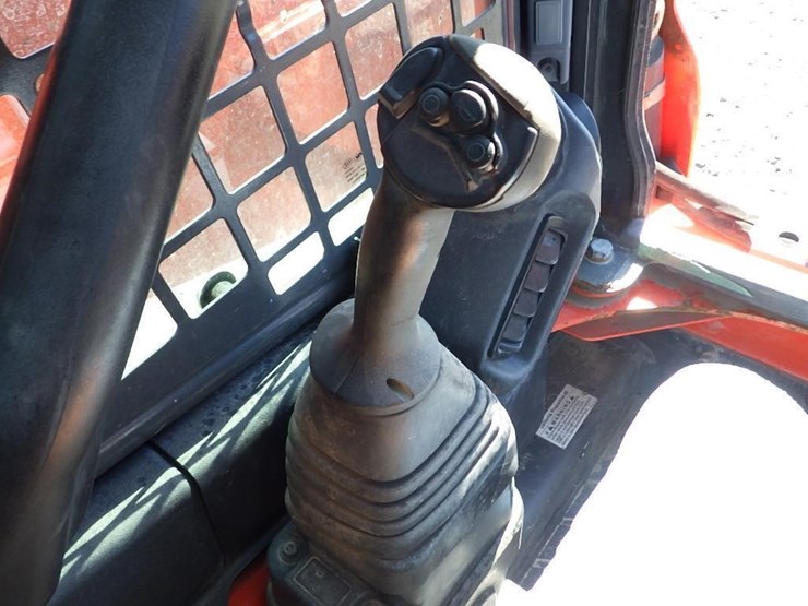 kubota-ssv65-image-23