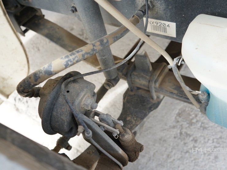 2023-freightliner-m2-106-image-15