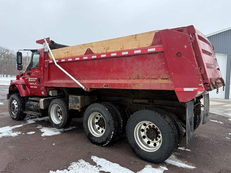 #1052-•-2007-international-7600sfa-tri-axle-dump-truck-image-3