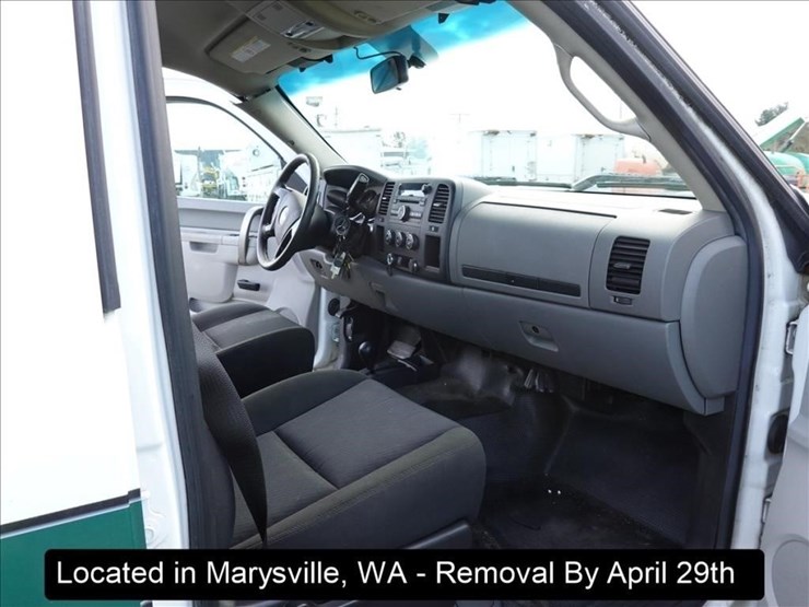 2014-chevrolet-3500-image-6