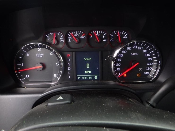 2017-chevrolet-2500-image-29