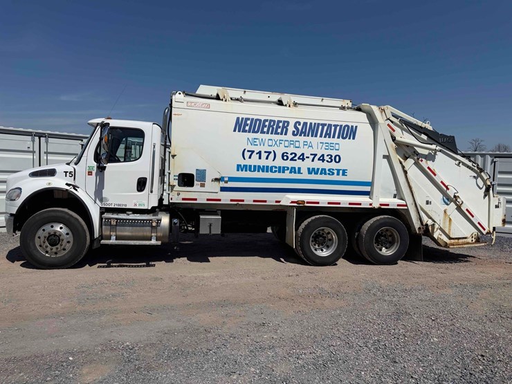 2018-freightliner-tandem-axle-trash-truck-image-2