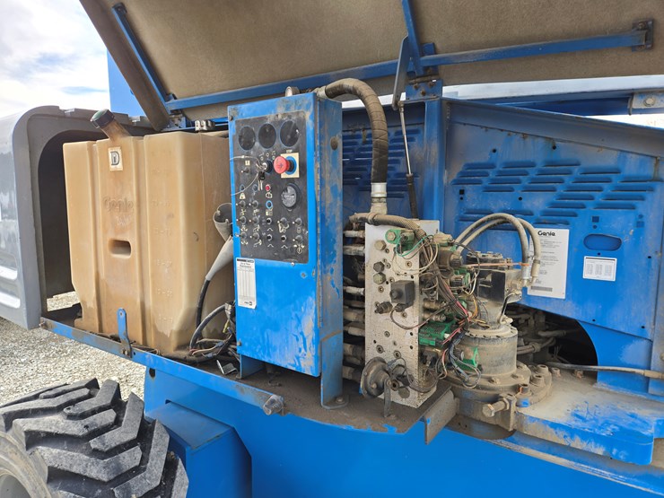 2007-genie-s85-image-44