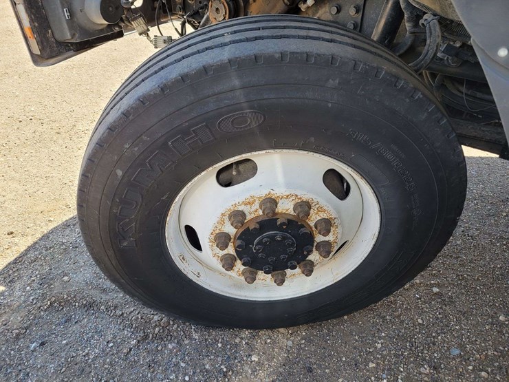 2012-international-7400-image-17