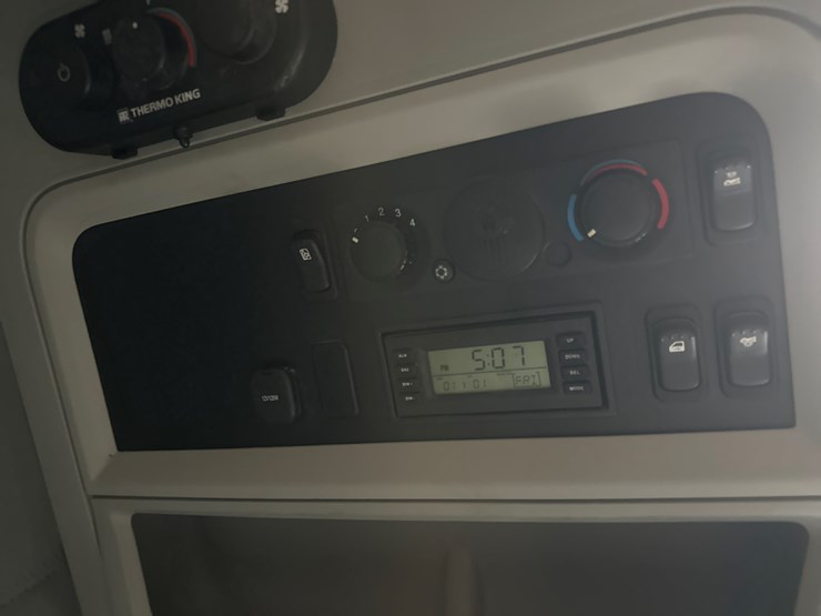 2020-kenworth-t680-image-64