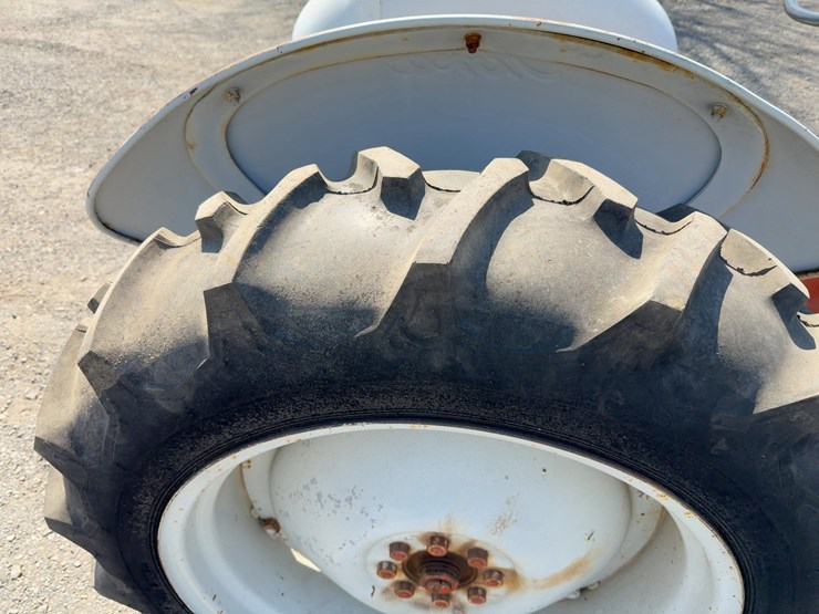 ford-tractor-image-9