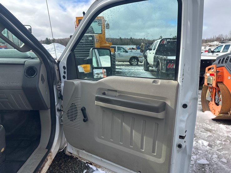 2010-ford-f350-image-30