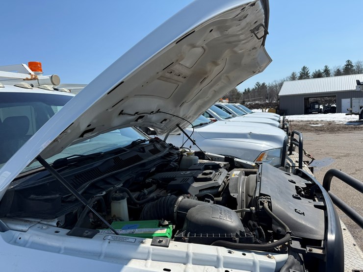 #1061-•-2016-ram-5500-heavy-duty-service-truck-image-27