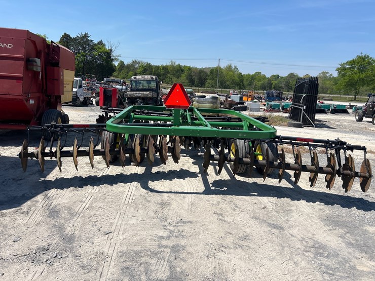 john-deere-210-image-6