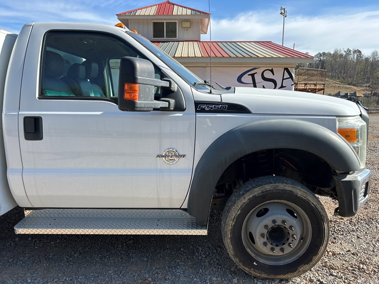 2012-ford-f550-image-13