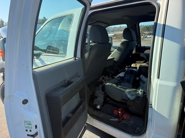 2012-ford-f550-xl-image-19