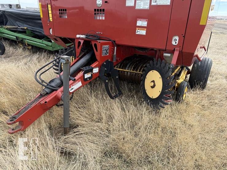 new-holland-br7090-image-9