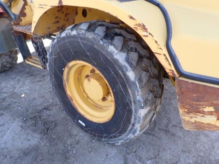 2011-deere-304j-image-43