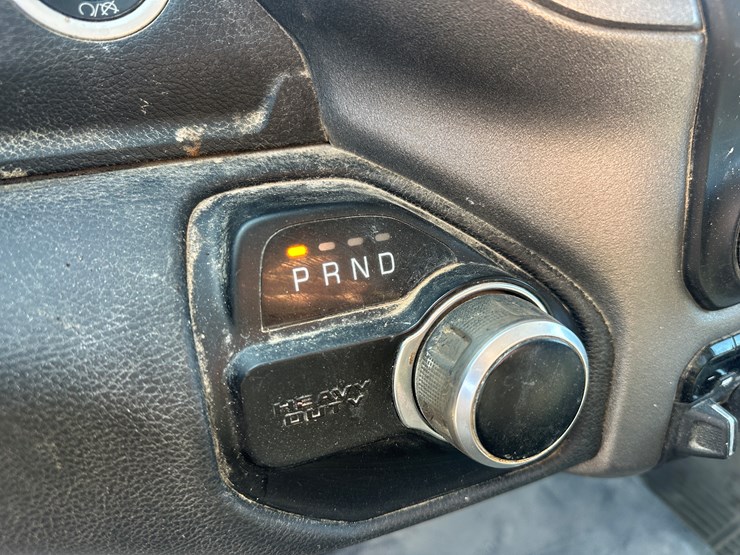 2020-dodge-3500-image-41