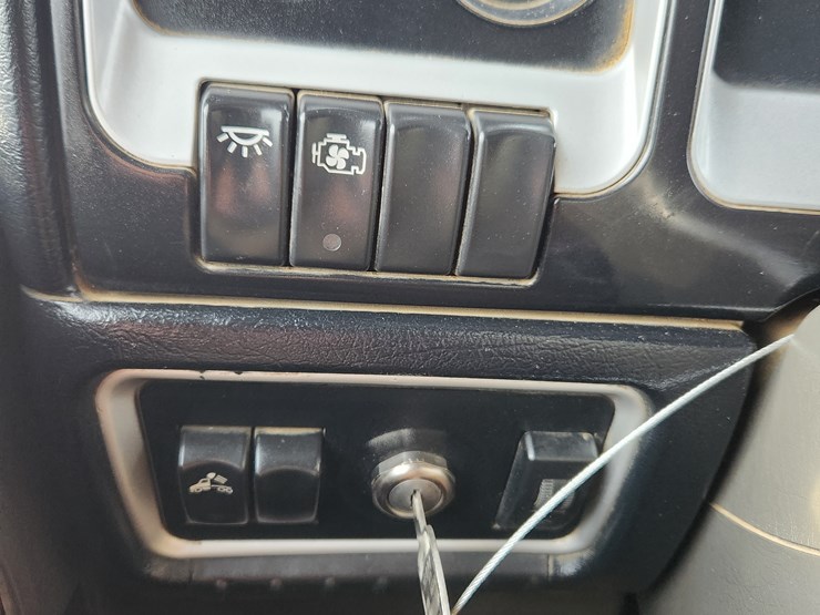 2016-kenworth-t400-image-61