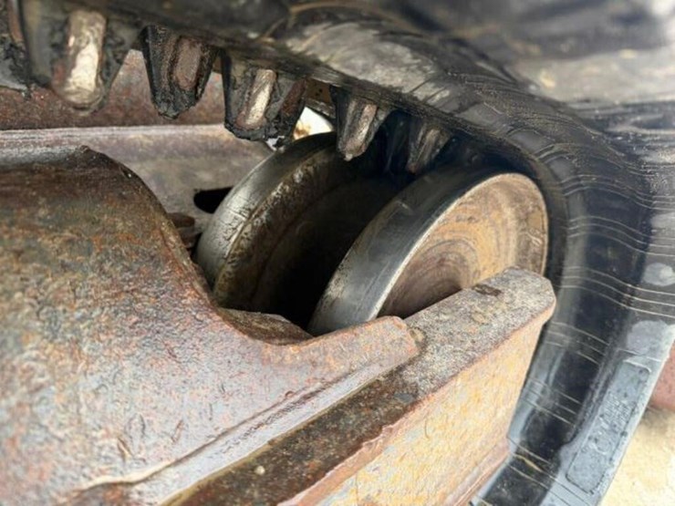 2016-bobcat-t750-image-30