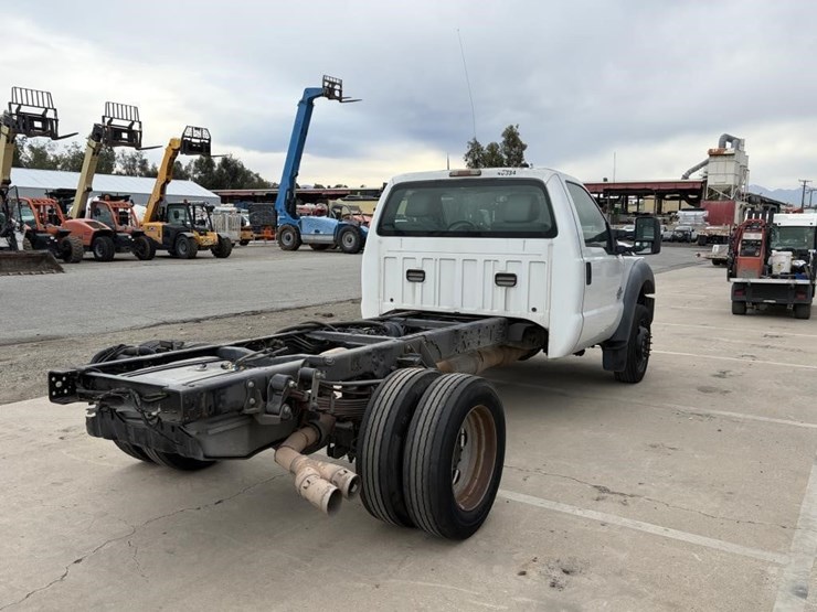 2011-ford-f550-image-3