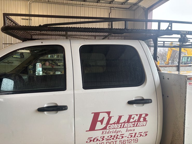 2013-chevrolet-3500-image-10