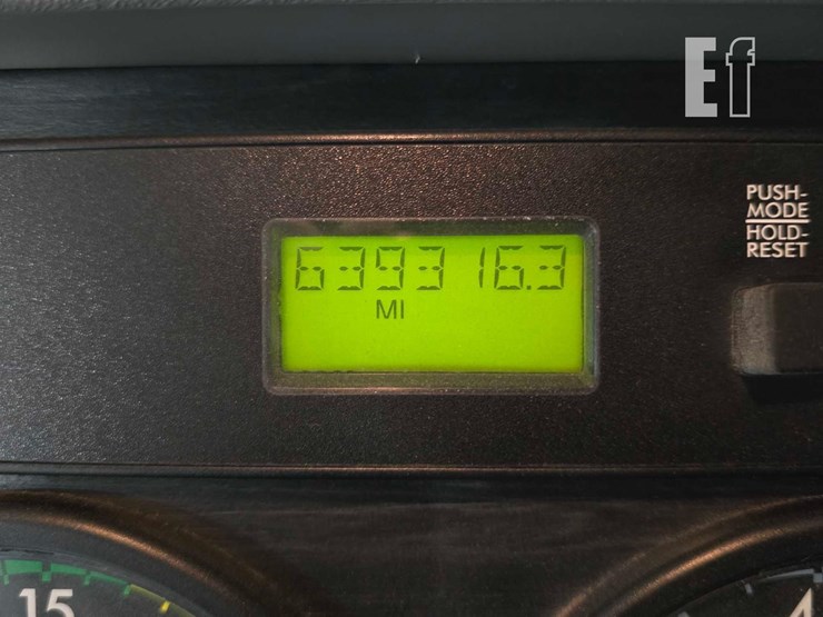 2009-freightliner-columbia-120-image-13