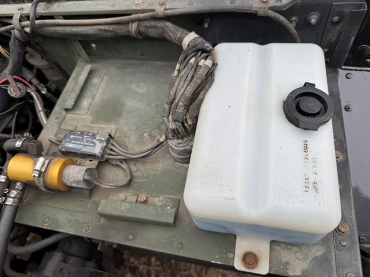 #2246-•-2001-american-general-4x4-hummer-image-45