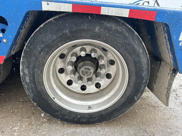 2022-globe-lowboy-image-40